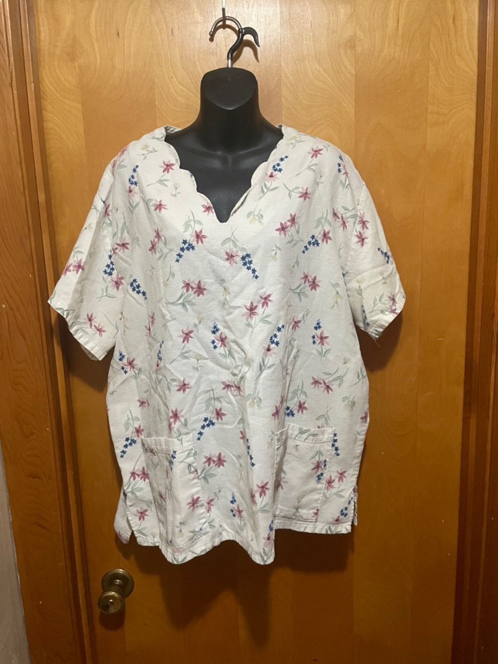 Scrub top Cream Floral V-Neck Short M1